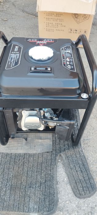 Бензиновий генератор 4 кВ