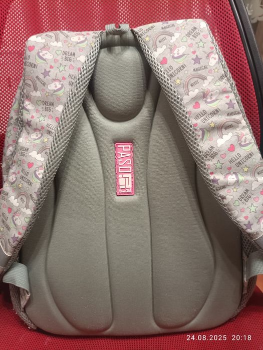 Рюкзак портфель шкільний для дівчинки.