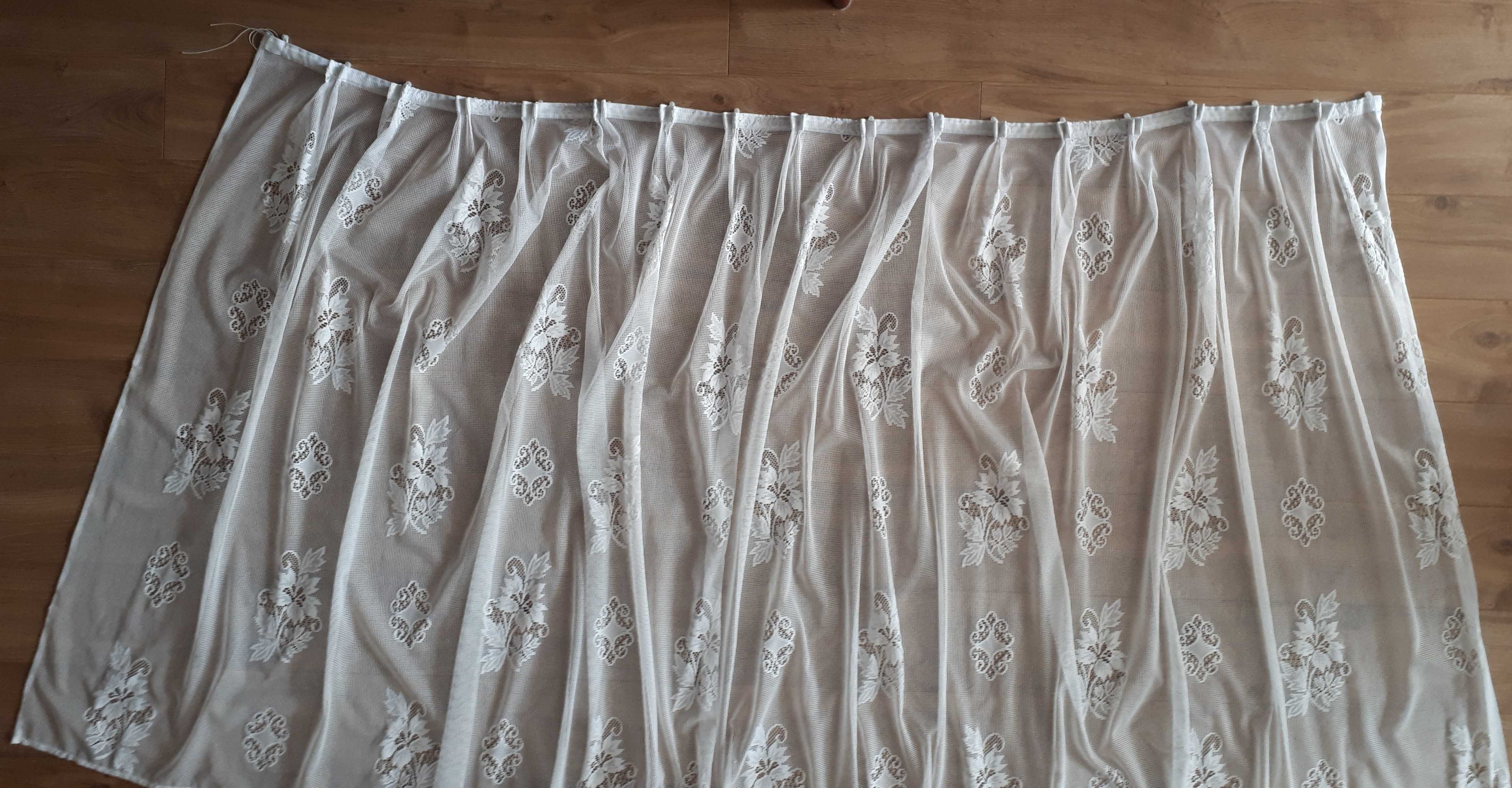 Firana biała wysokość 120 cm, długość 3,25 m, po zmarszczeniu 1,76 m