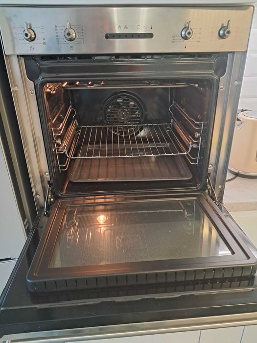 Продам встроеную печь конвекционную SMEG SpA 42016 Guastalla
