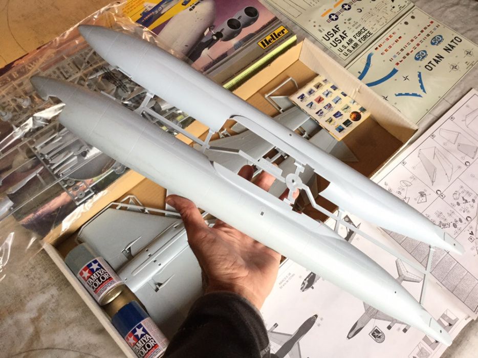 Kit Heller 1/72 E-3F/E-3B AWACS 50 anos NATO 1999 c/spray Tamiya