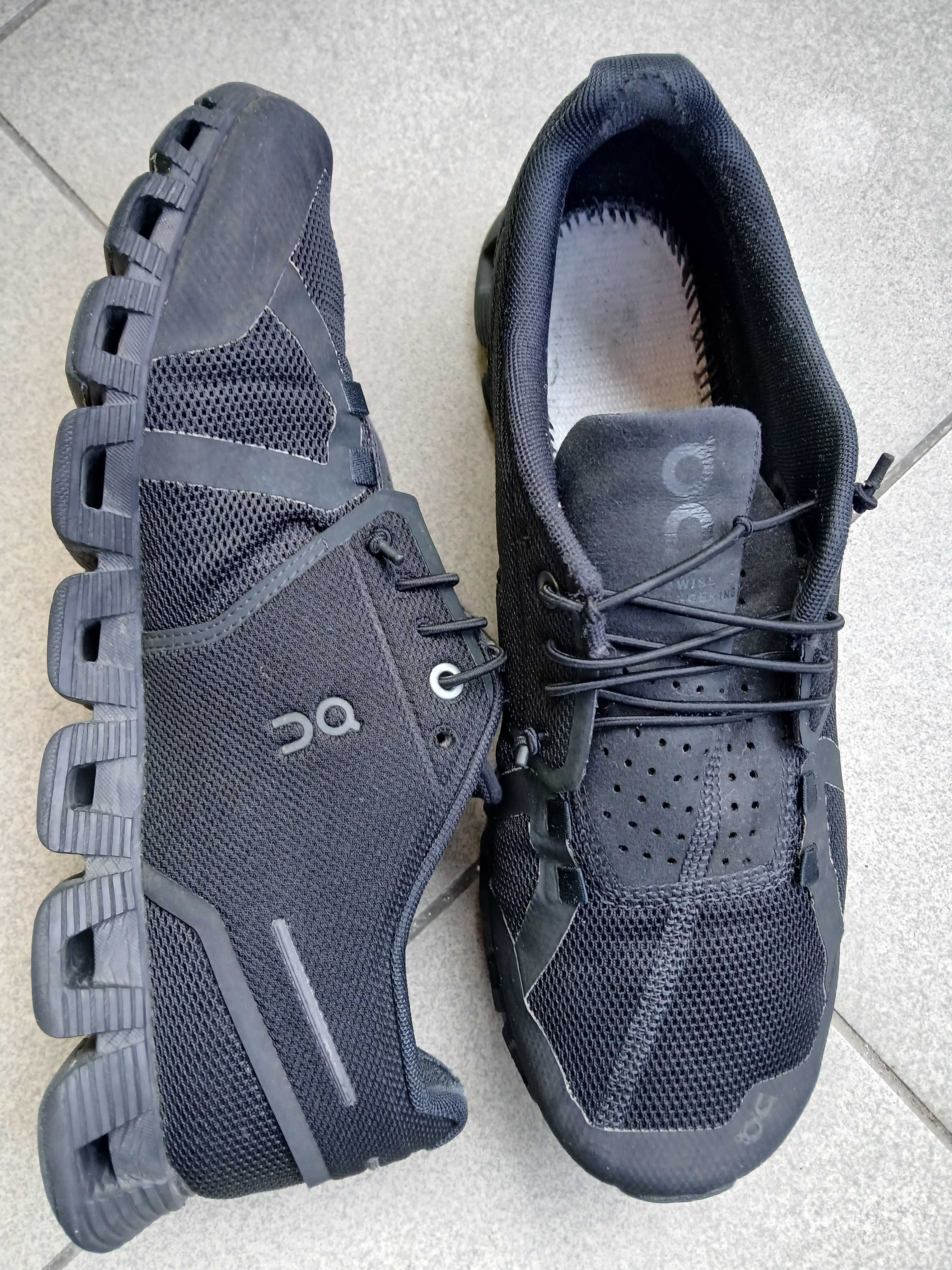 On cloud 5 buty do biegania czarne r. 42