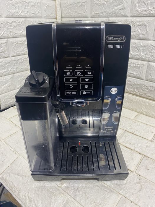 Кавомашина Delonghi Dinamica