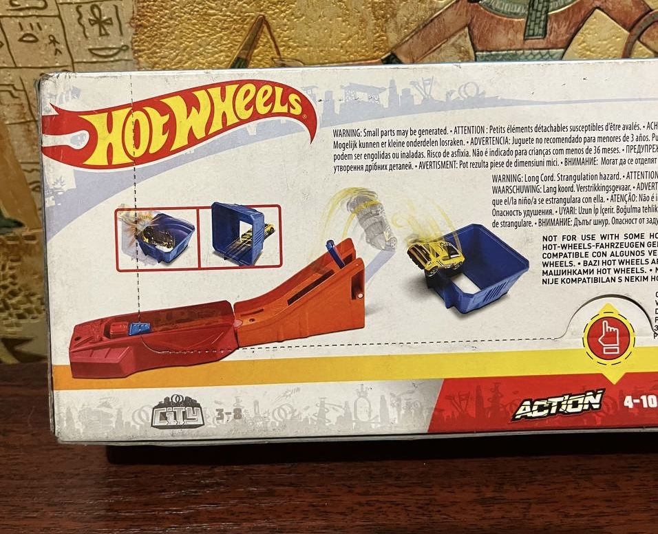 Трек Hot Wheels Божевільні тренування