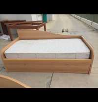Mobilia de solteiro -2 camas (sem colchões)