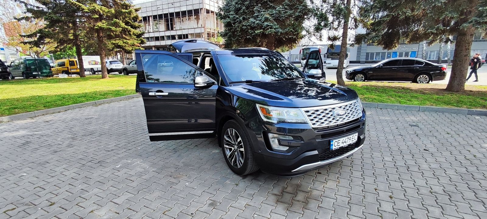 Ford  explorer platinum