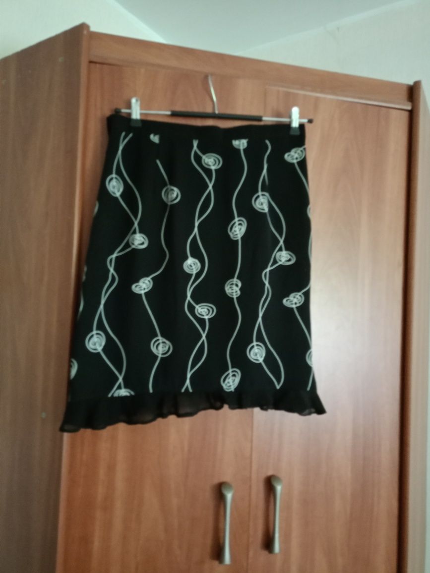 Продам в идеальном состояниилёгкую юбку с запахом