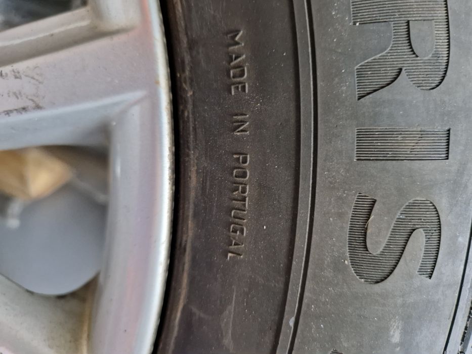 Продам диски з гумою оригінал AUDI