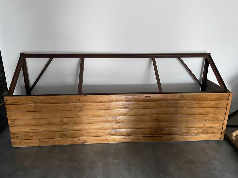 Regały metalowe do warzywniaka na skrzynki