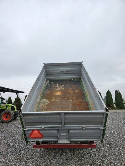 Przyczepa wywrotka jednosiową