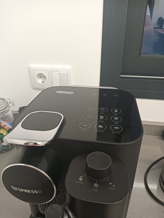 Máquina de Café Cápsulas Nespresso DeLonghi Gran Lattissima EN650.B Pr