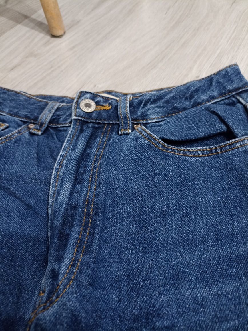 Spodnie jeans Cropp xs