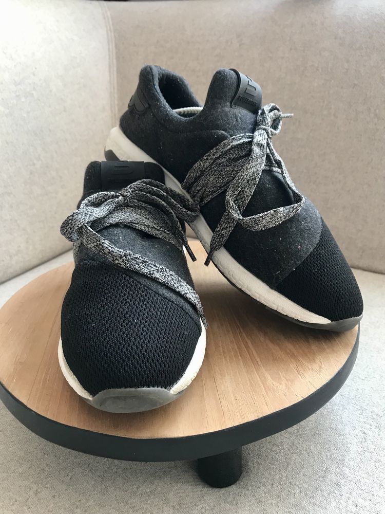 Sneakersy Bullboxer pełne materialowe 40