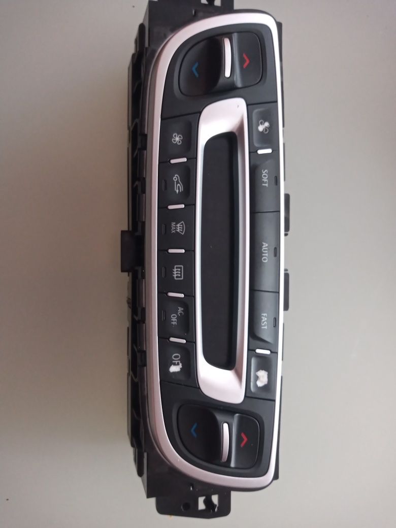 Panel klimatyzacji Megane 3 scenic