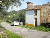 Moradia com 400m2 de terreno