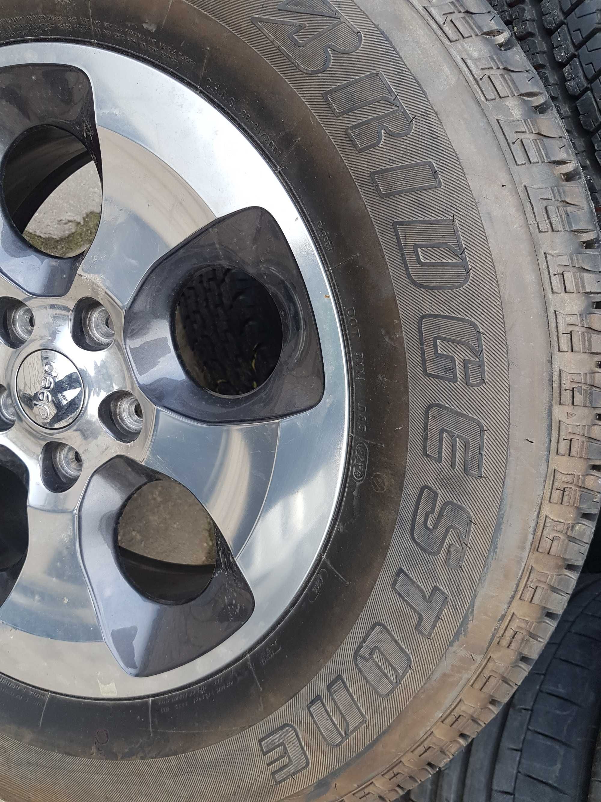 Koła komplet Jeep Wrangler Rubicon  Bridgestone Dueler 255/70R18