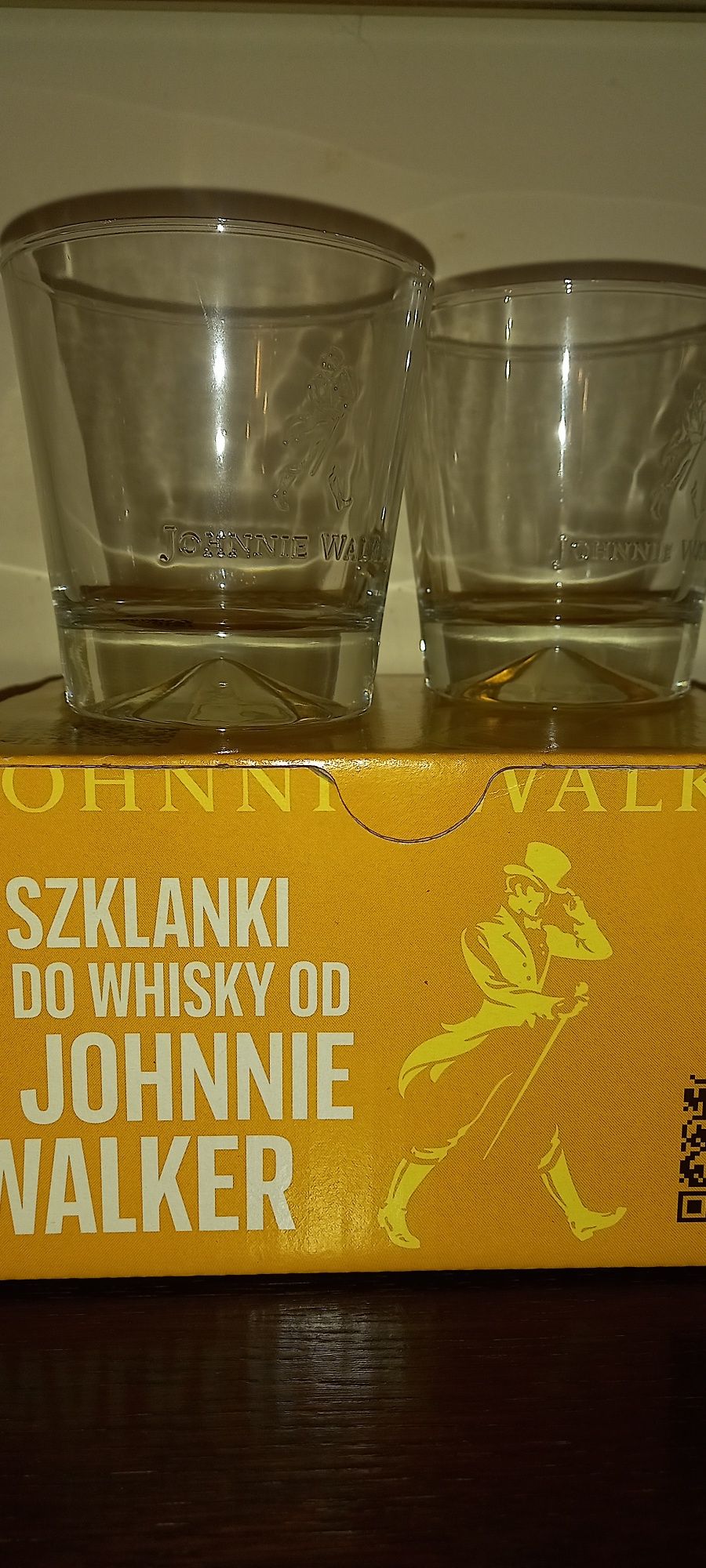 4 szklanki od whisky od Johnnie Walker