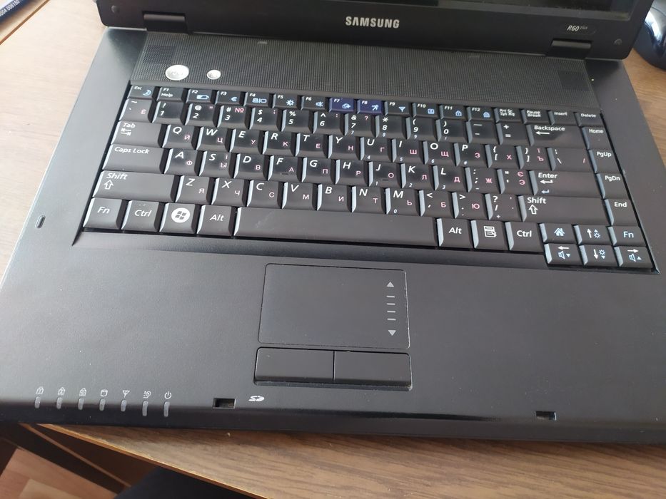Ноутбук Samsung r60 plus