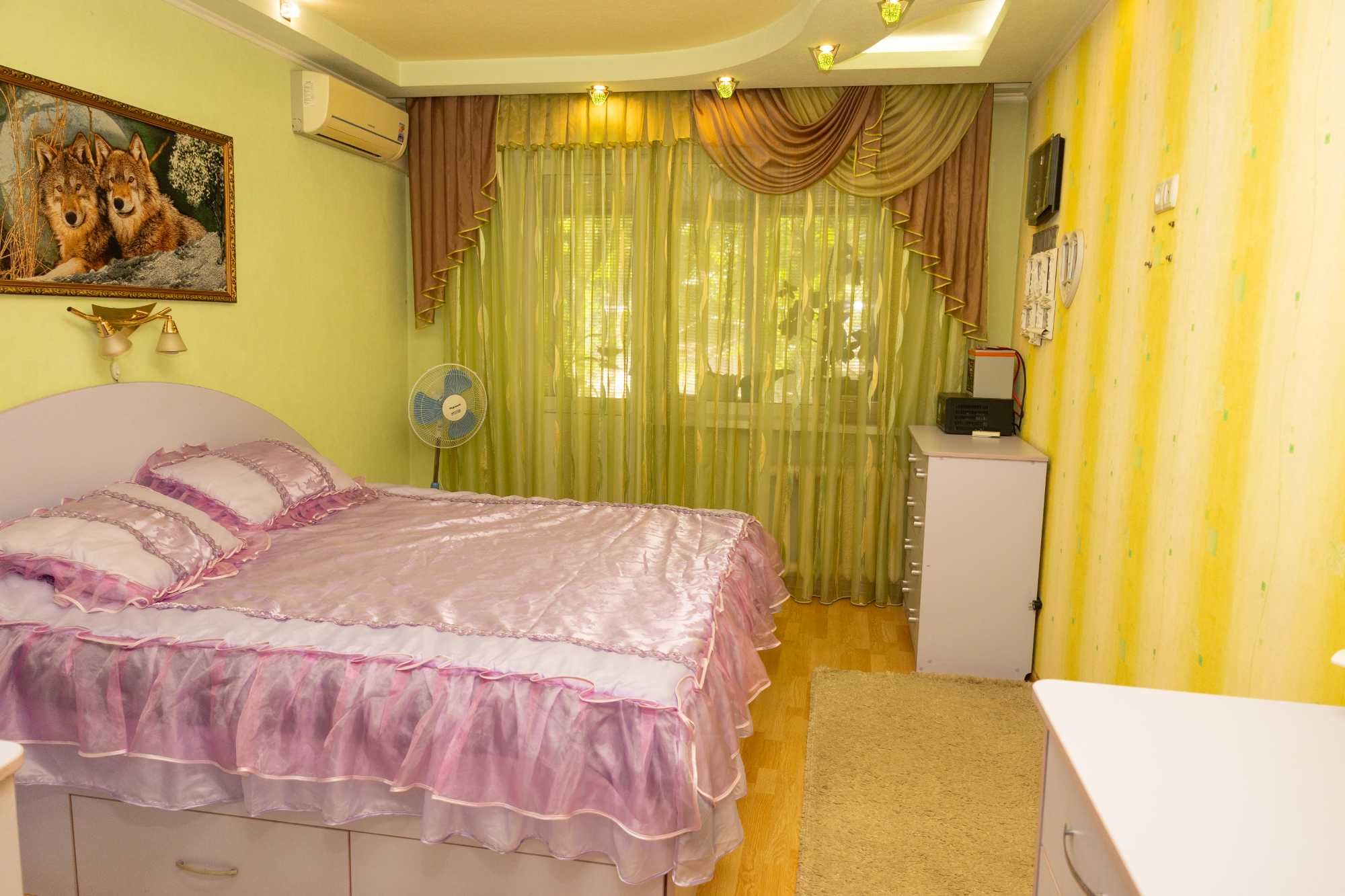 Продам 3 кімн. квартиру р-н кафе "Мерлін". Ремонт. 52000