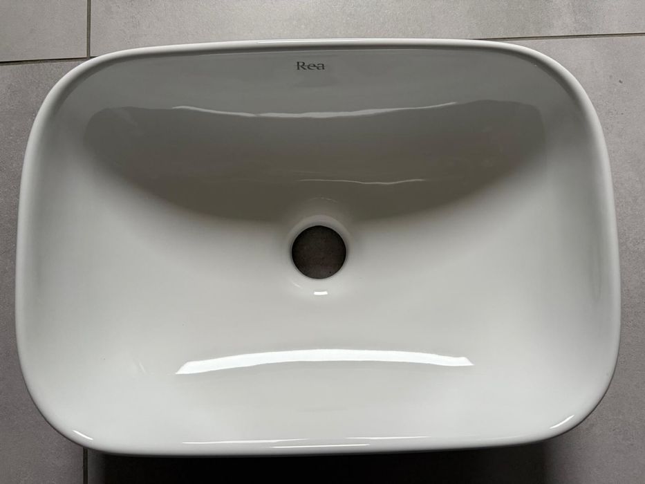 Umywalka nablatowa REA