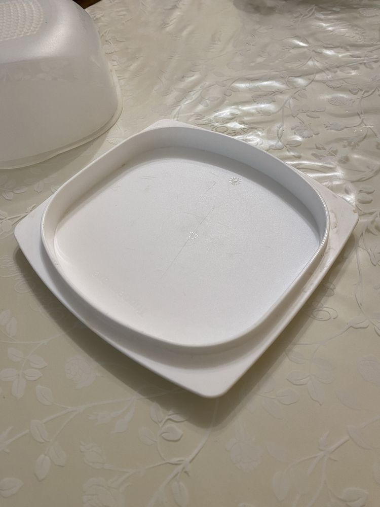 Розумна сирниця Tupperware