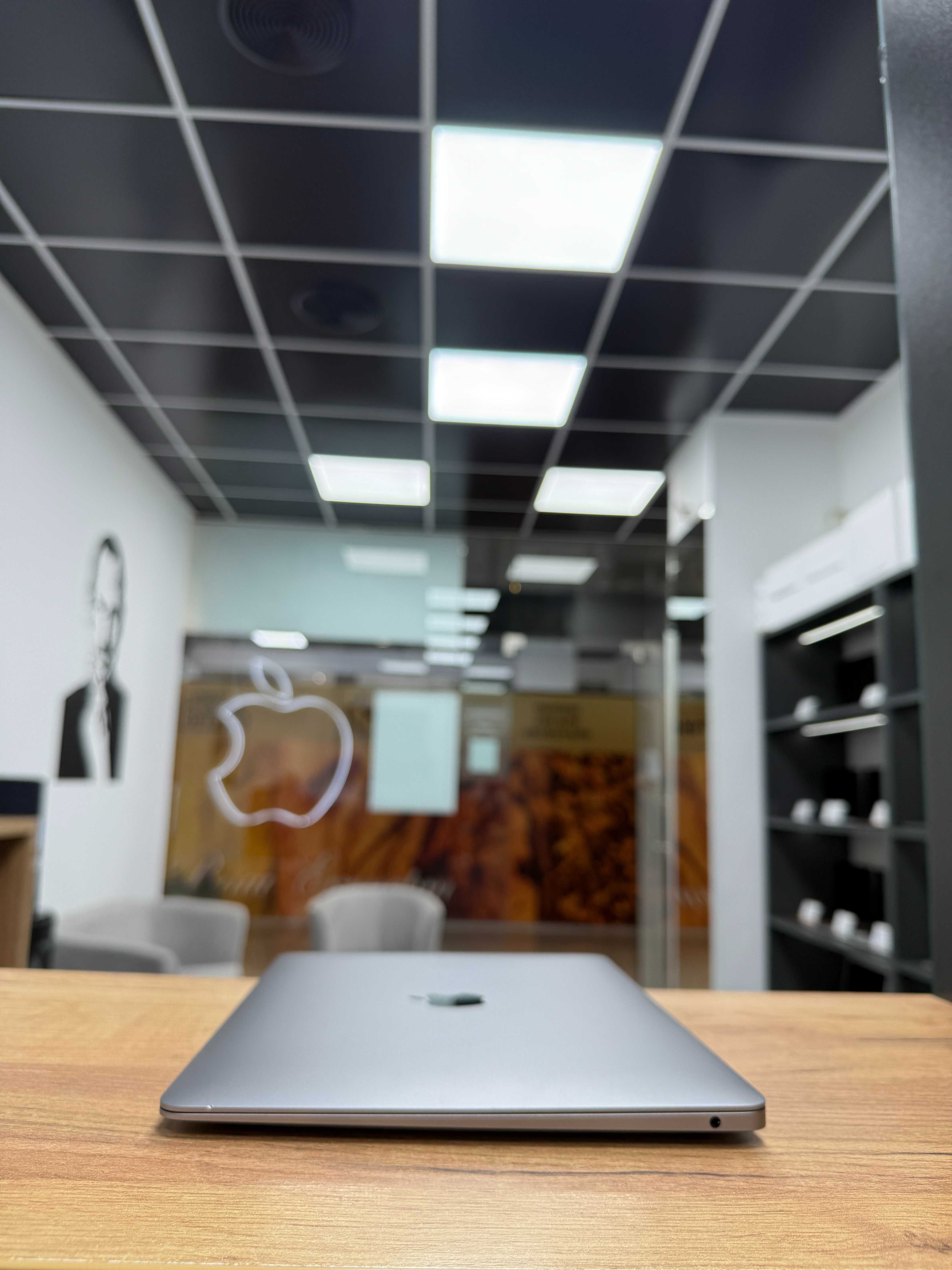 Macbook Air 2020 (2024) (M1/8gb/256 ssd) Офіційна гарантія . 90613SV