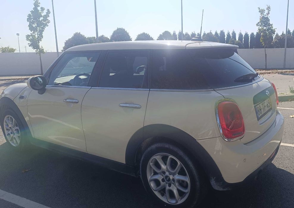 MINI One D 1.5 95cv (2017) – Nacional, Única Dona,  Assitido na marca