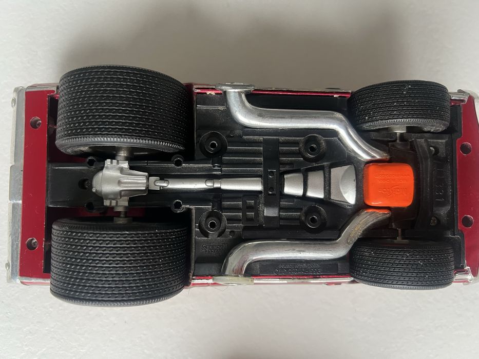 автомодель Lamborghini Diablo 1:18 \Pontiac GTO  Muscle Machines 1966