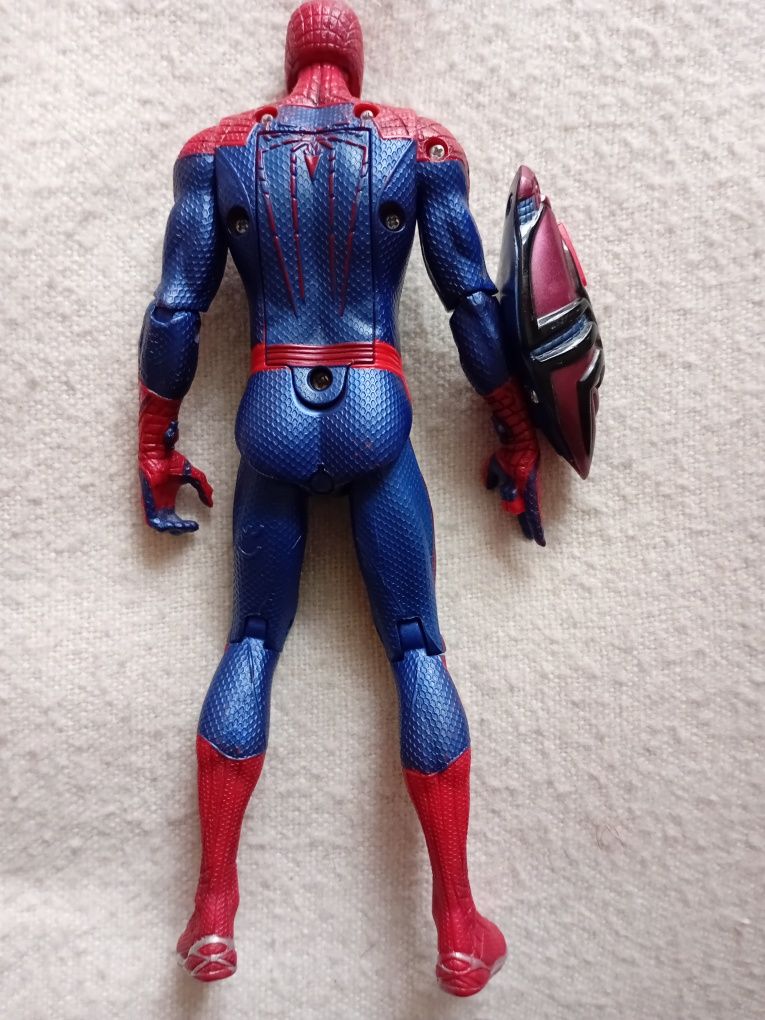 Hasbro Marvel AMAZING SPIDER-MAN 2012 Talking Missile Firing Action Fi