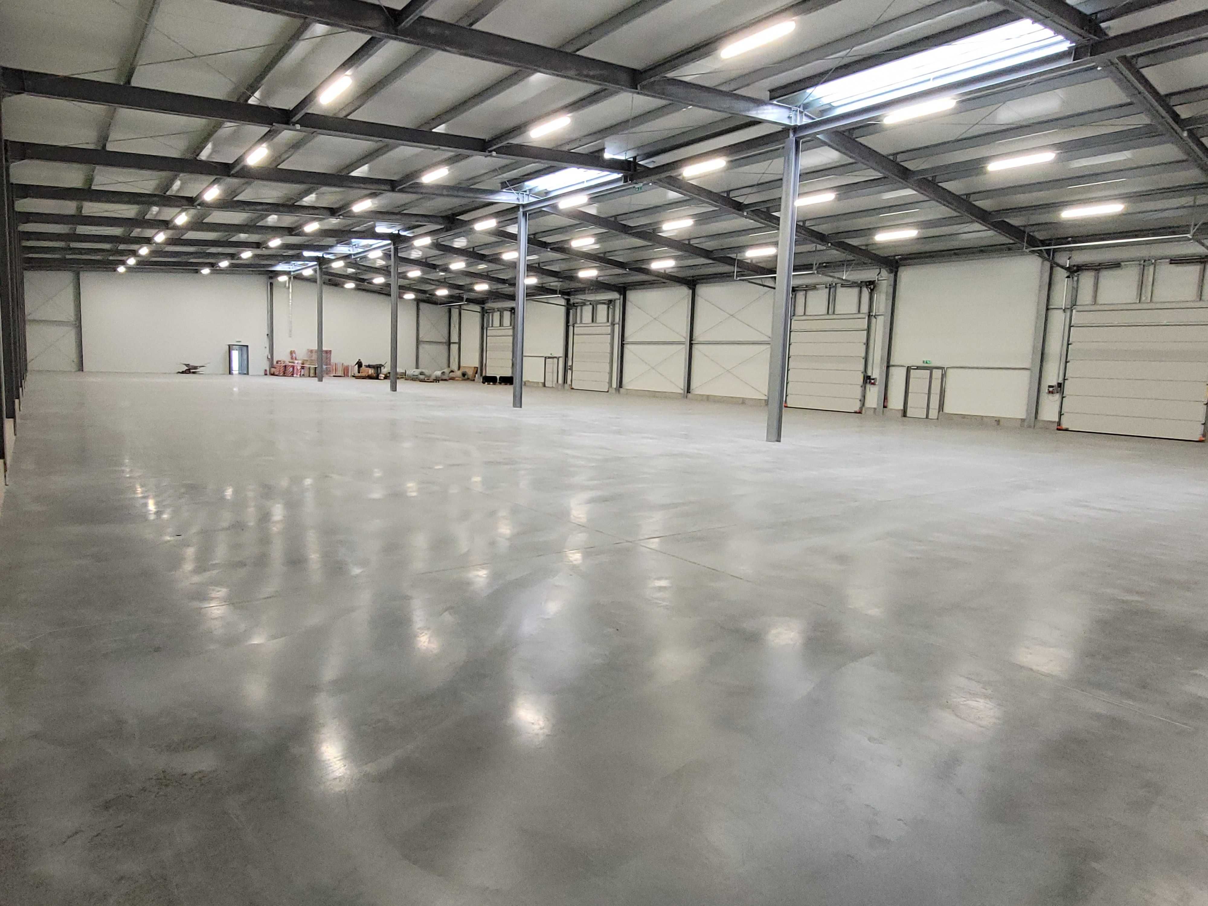 Powierzchnia magazynowa 1100 m2 oraz biura 180 m2 - bez pośredników.