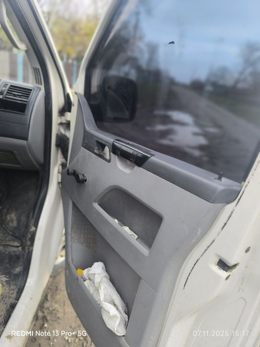 Фольксваген Т 5 .