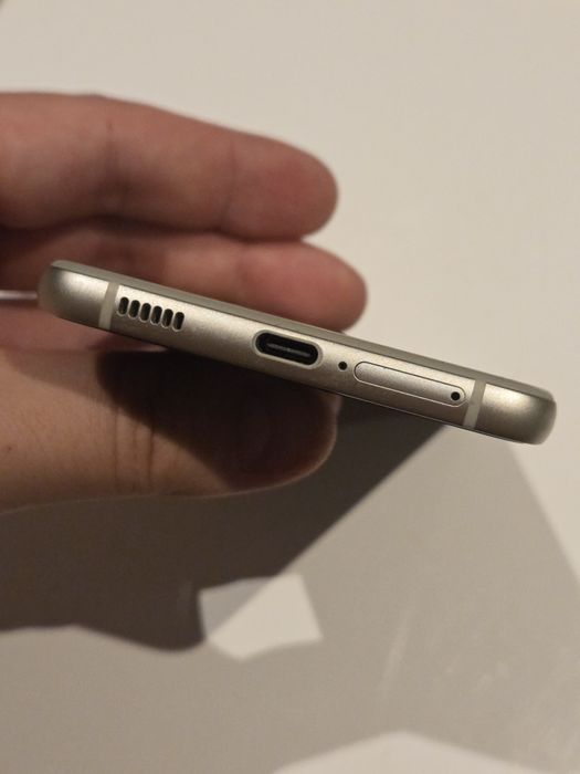 Samsung Galaxy S21 FE / S21FE 6/128 128GB 6 GB SMARTFON