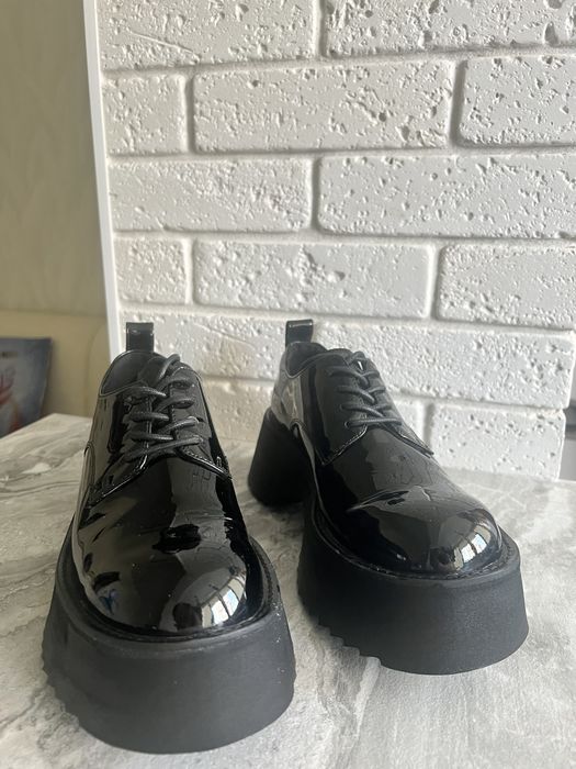 Продам жіночі туфлі