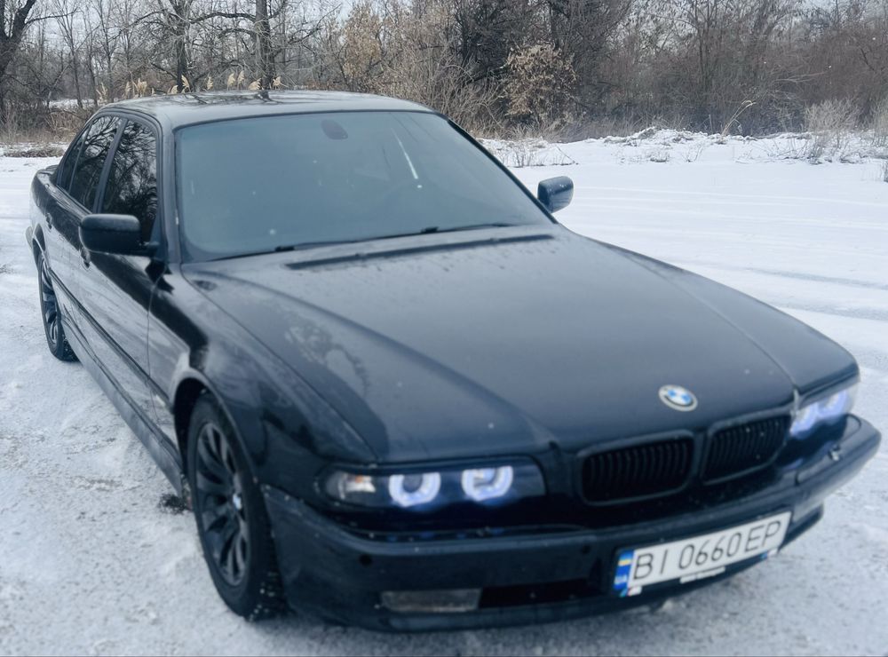 BMW e38 7 series 735i