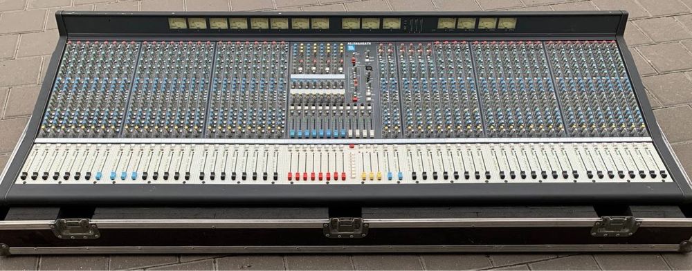 Мікшерний пульт Allen&Heath ML4000