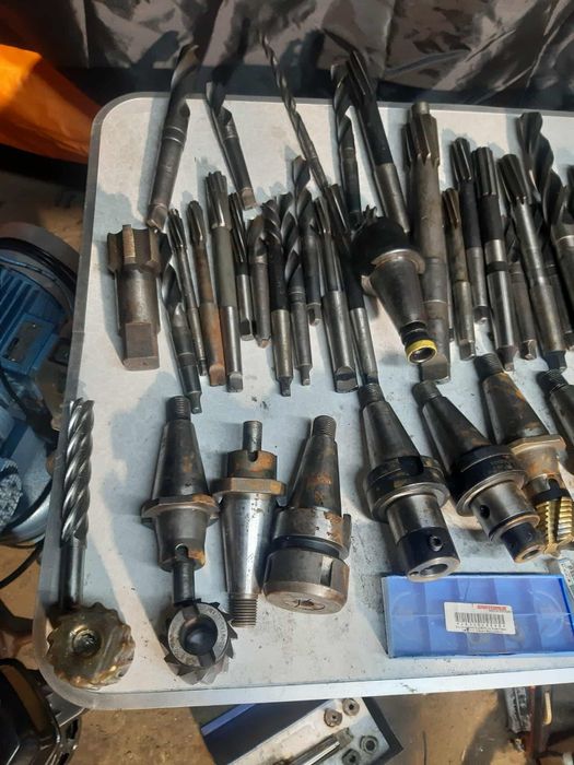 Wiertła, frezy, rozwiertaki