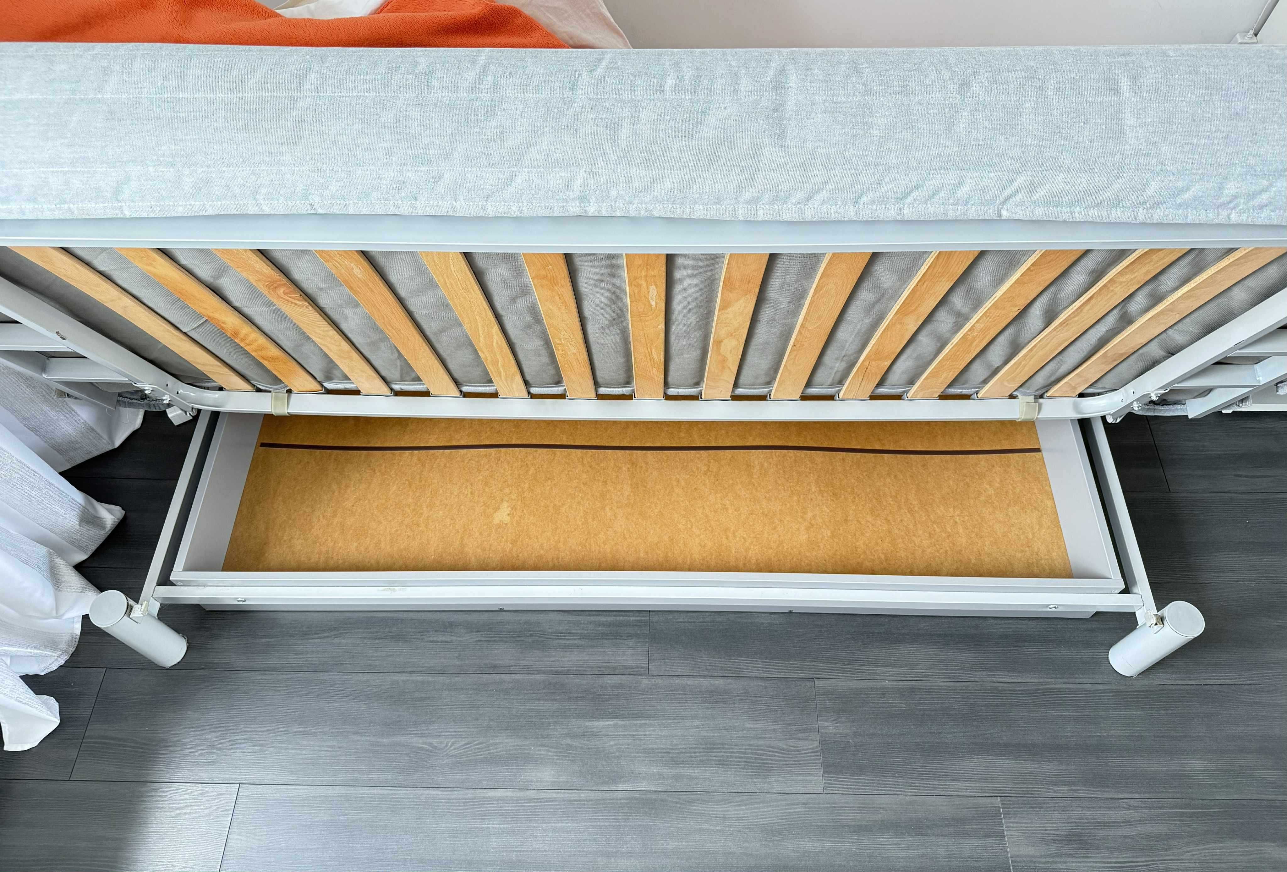 Sofa z dużym pojemnikiem