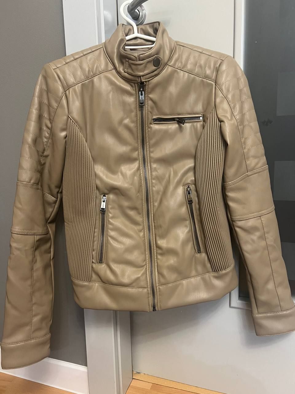 Куртка, косуха  Guess