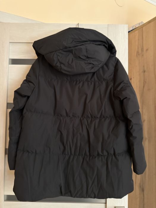 Чорний пуховик Massimo Dutti