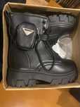Botas militares com bolsa