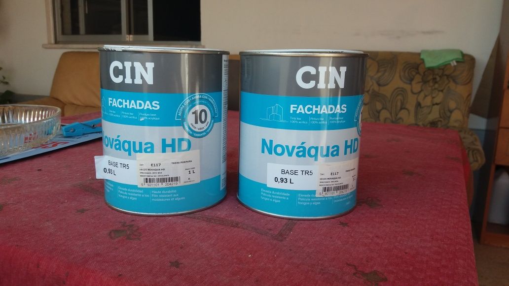 2 latas tinta 1l Nováqua Cin E117