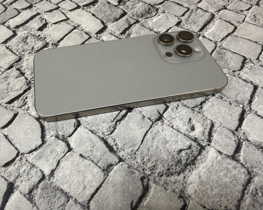 Iihone 15 Pro Max 256gb neverlock Natural Titanium Global 860$