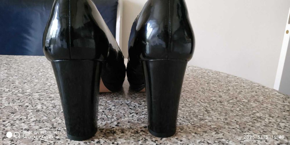 Класичні локовані туфлі Clarks 39 розмір