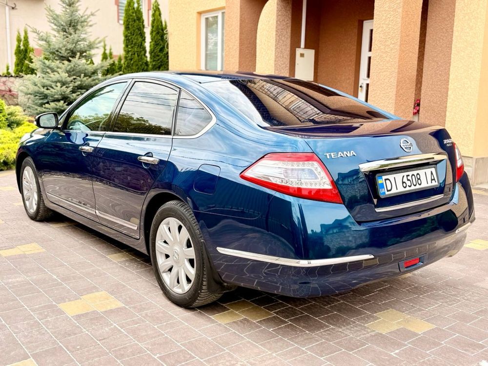 Продам автомобіль в чудовому стані Nissan Teana