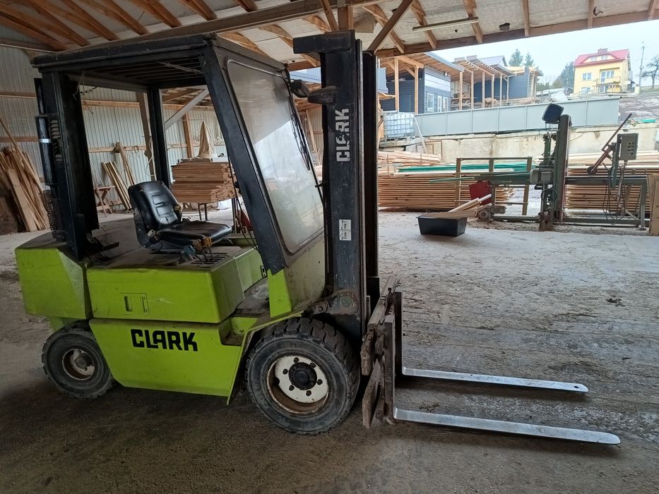 Wózek widłowy Clark