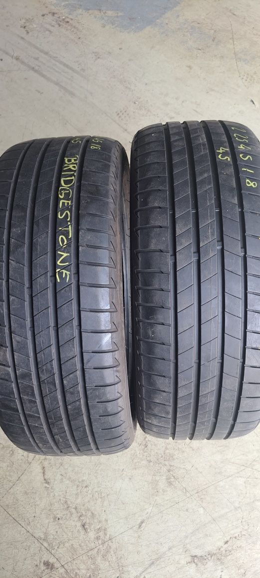 Pneus  225/45/18 Bridgestone