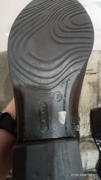 Женские коричневые демисезонные сапоги clarks кожа 39р. оригинал 2035