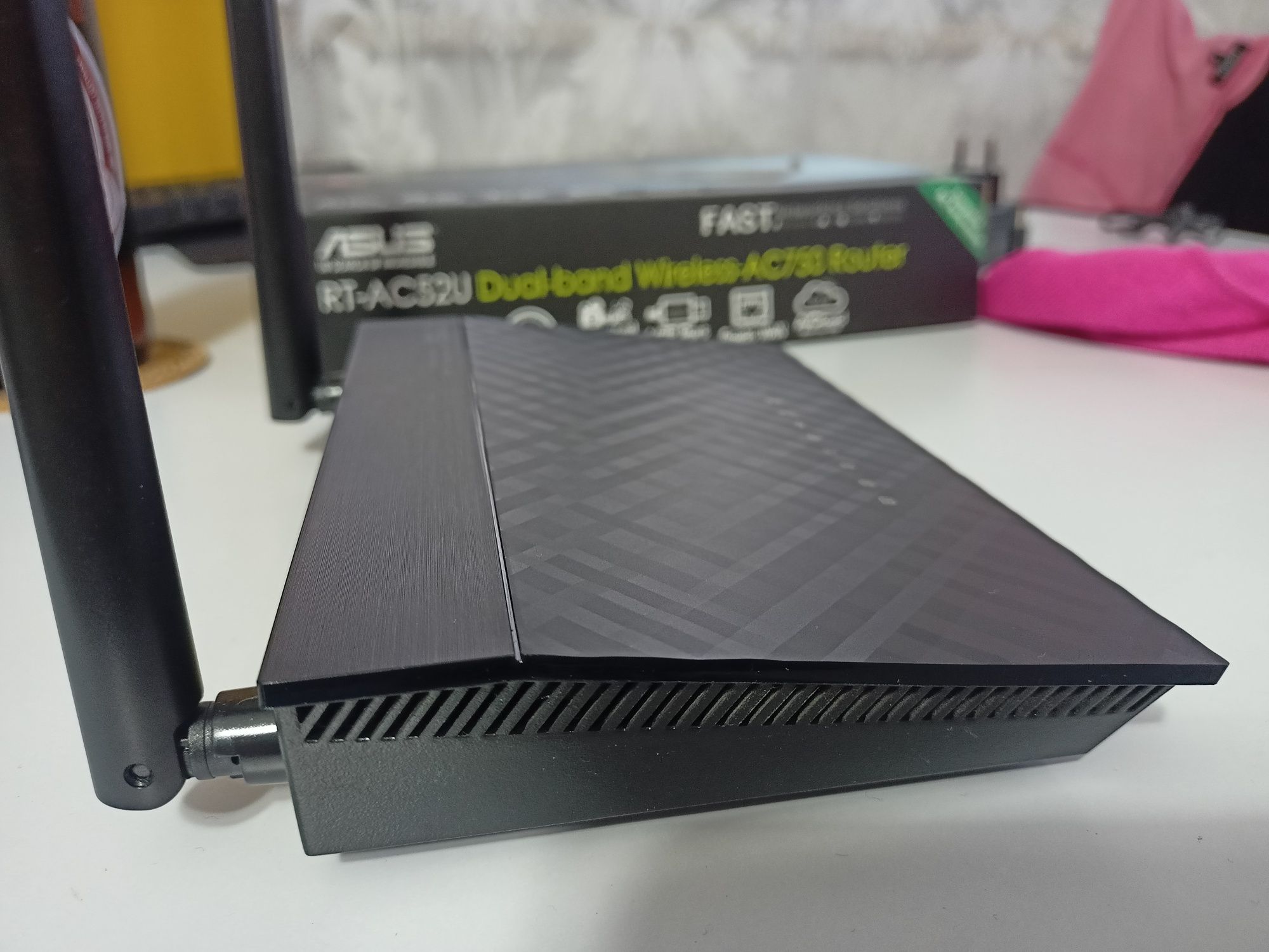 Router Asus RT-AC52U