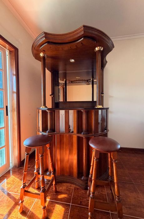 Bar de Madeira ,Como Novo