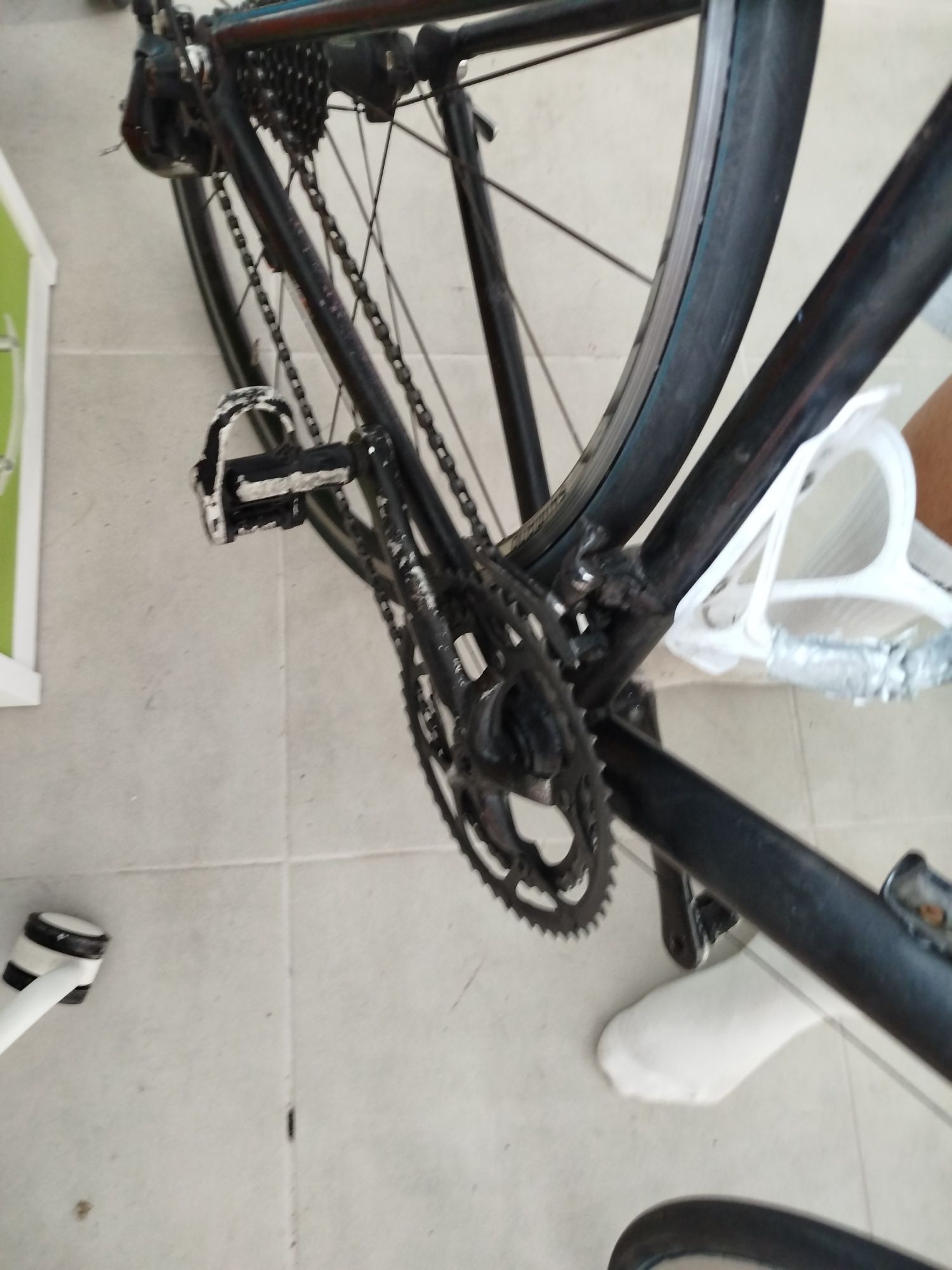 Bicicleta de estrada com pedais Look+ Sapatilhas(precisa reparo)